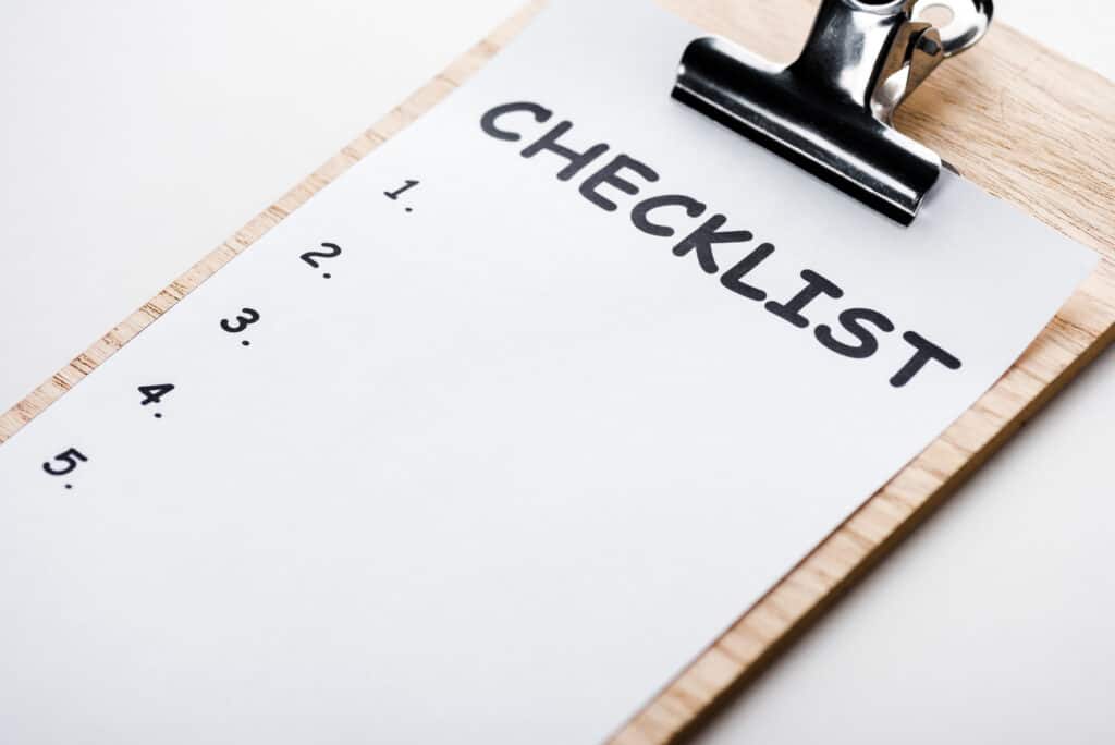 picture of a blank checklist paper on a clipboard